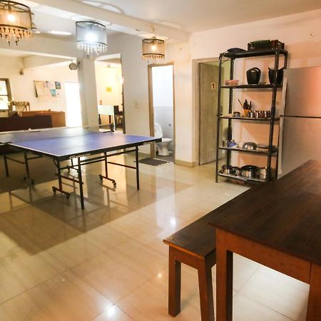 Red Door Hostel อันจูนา ภายนอก รูปภาพ