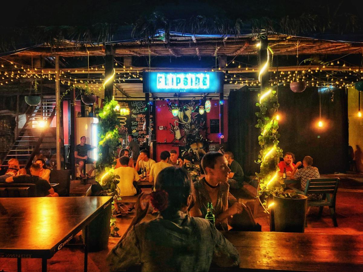 Red Door Hostel อันจูนา ภายนอก รูปภาพ