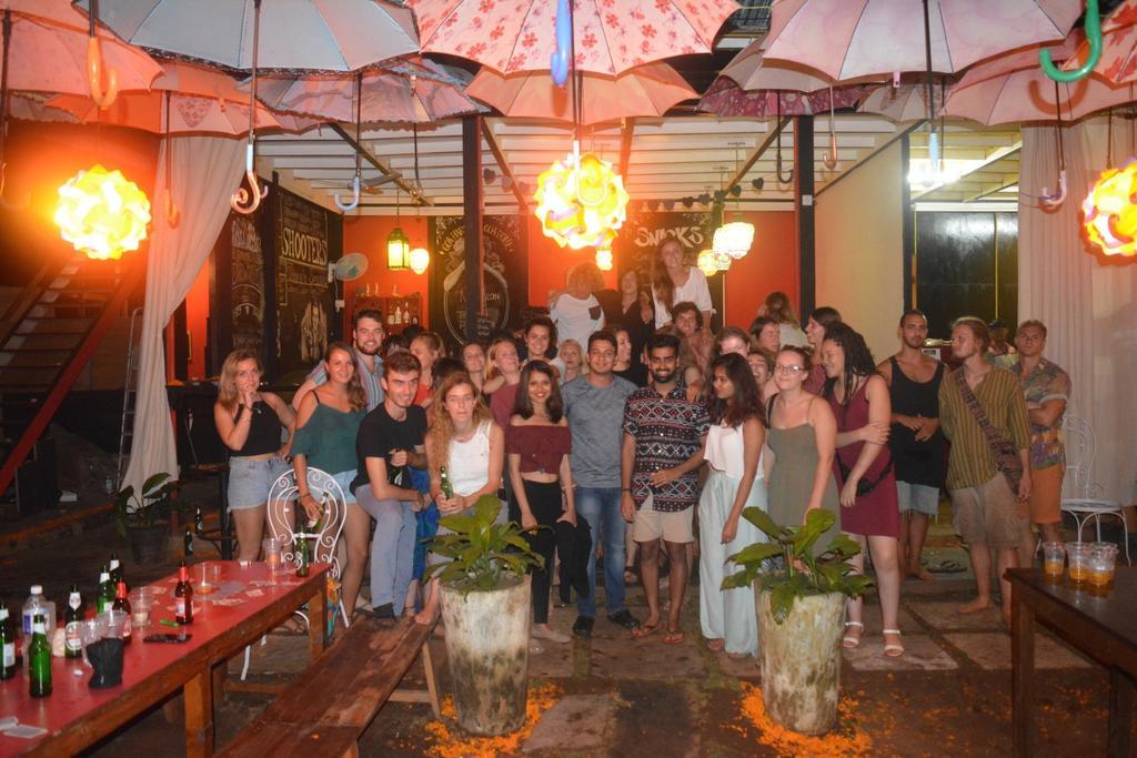 Red Door Hostel อันจูนา ภายนอก รูปภาพ