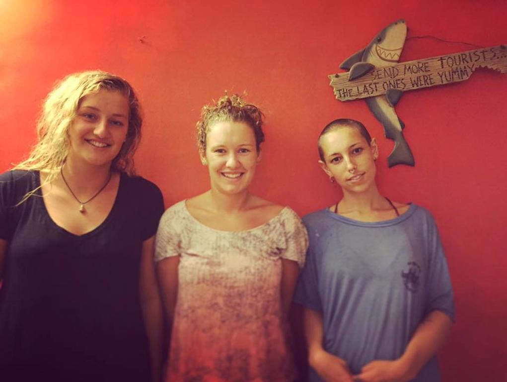 Red Door Hostel อันจูนา ภายนอก รูปภาพ