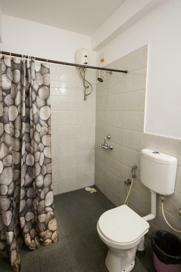 Red Door Hostel อันจูนา ภายนอก รูปภาพ